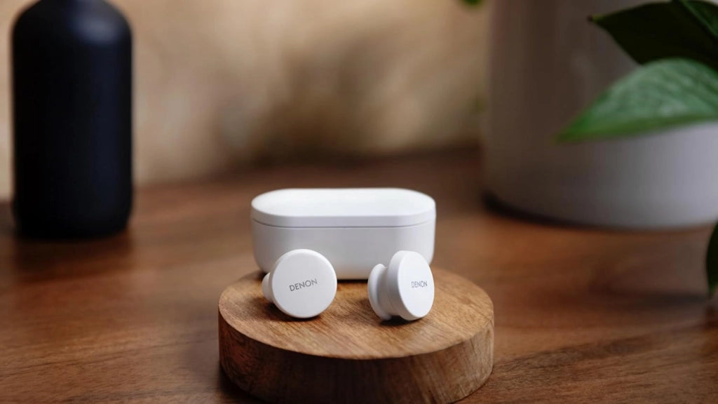 DENON PerL - Auricolari True Wireless, profilo audio personalizzato, cancellazione del rumore, resistenti all'acqua, con microfoni integrati e batteria a lunga durata, colore: bianco