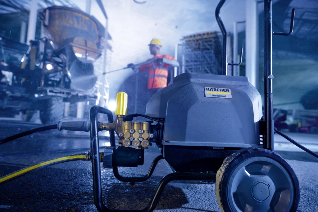 KARCHER Idropulitrice Professionale alta pressione HD 7/18-4 M Classic - Portata: 500  700 l/h - Temperatura ingresso acqua: 60 °C - Pressione di lavoro: 70  180 bar