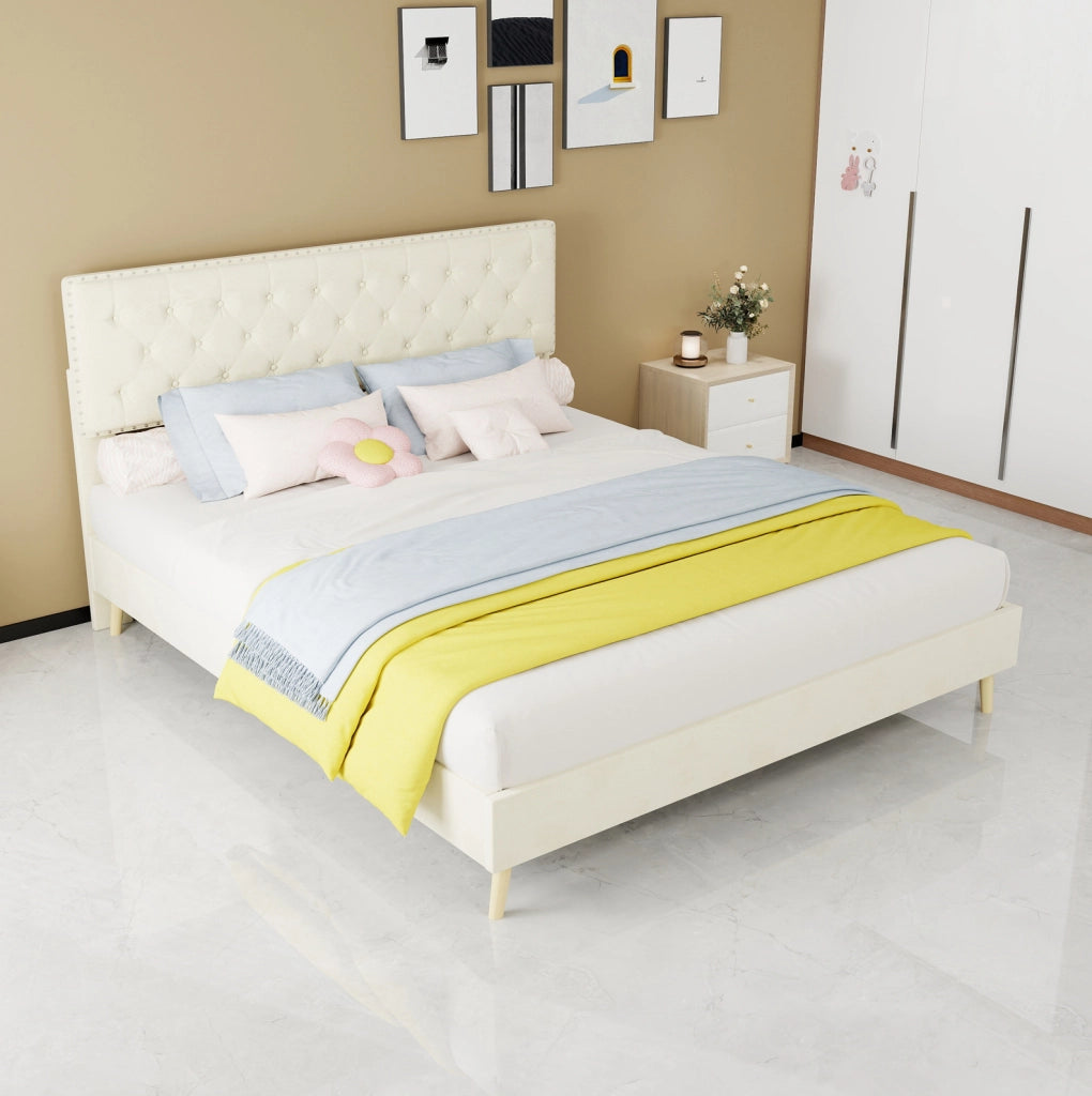 Letto matrimoniale 160x200 cm in velluto beige con testiera alta e struttura in metallo