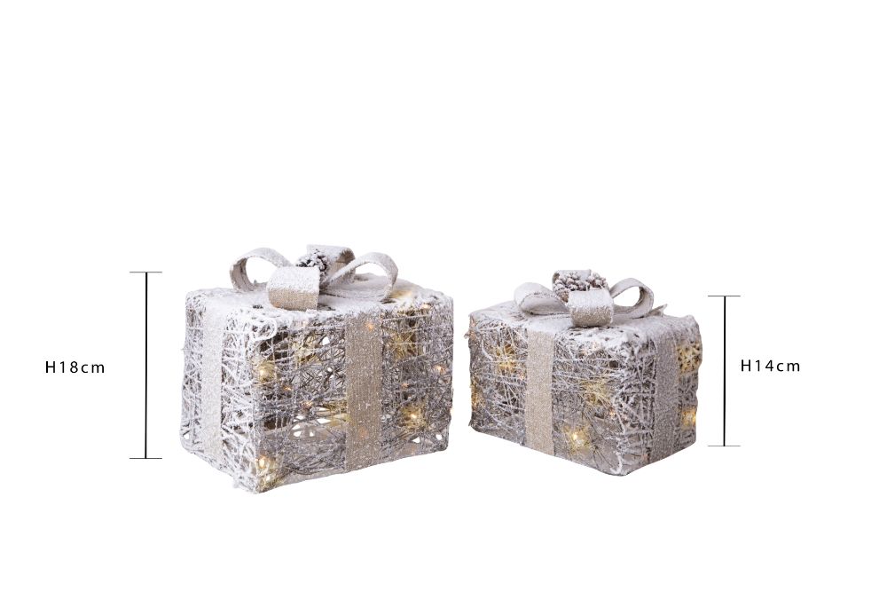 Set 2 Pacchi Regalo Decorativi con Led 32 cm in Rattan