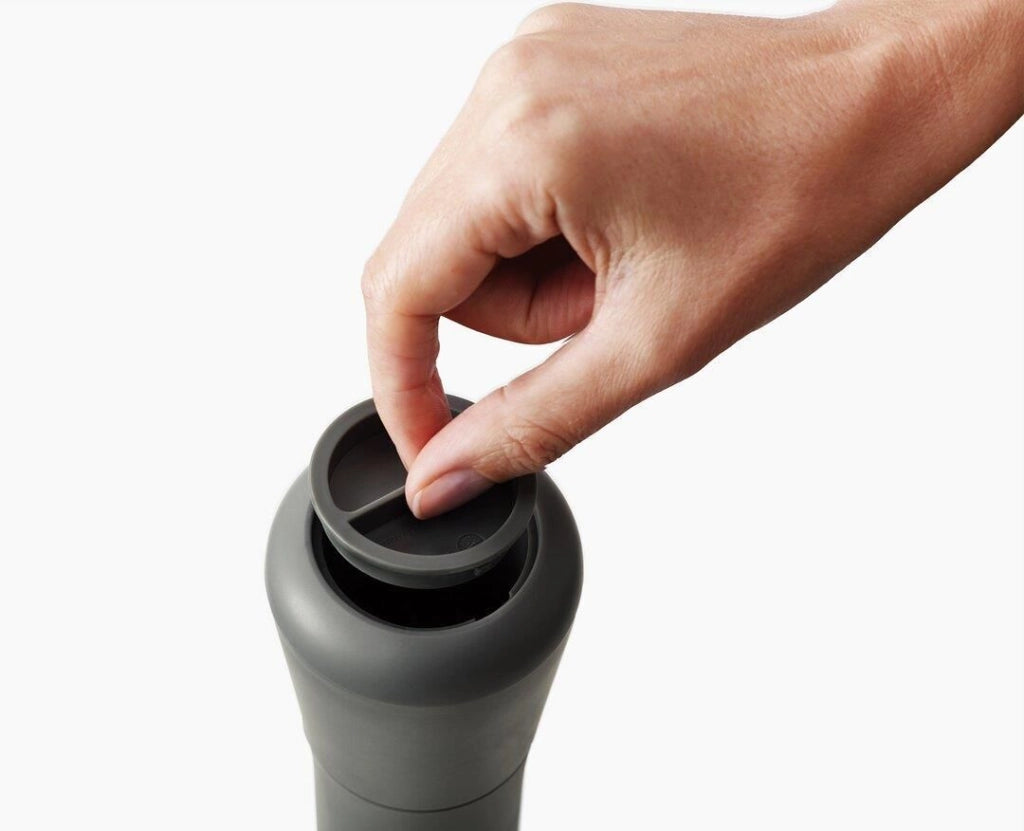 Joseph Joseph 95036 Milltop Macina sale e pepe in ceramica con regolazione della macinatura colore Grigio e Bianco
