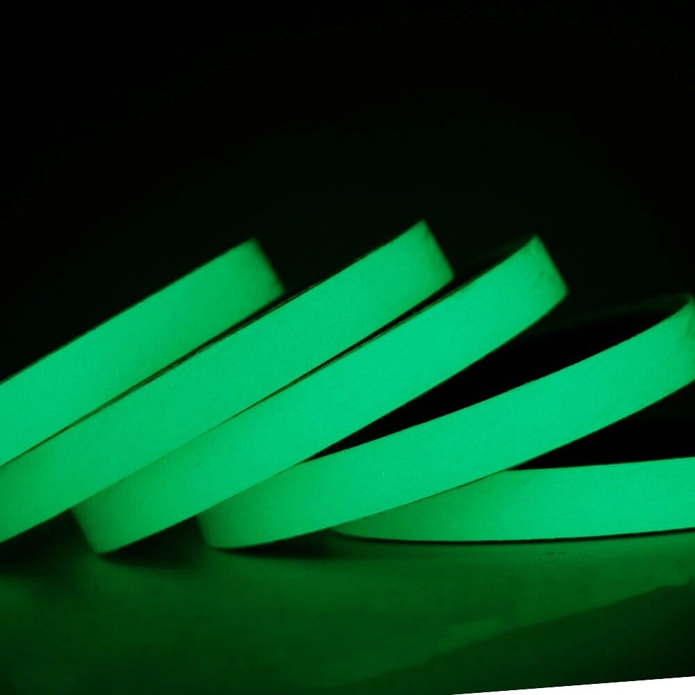 Nastro Adesivo Multiuso Fluorescente 15mm x 3m si illumina al buio 6 ore