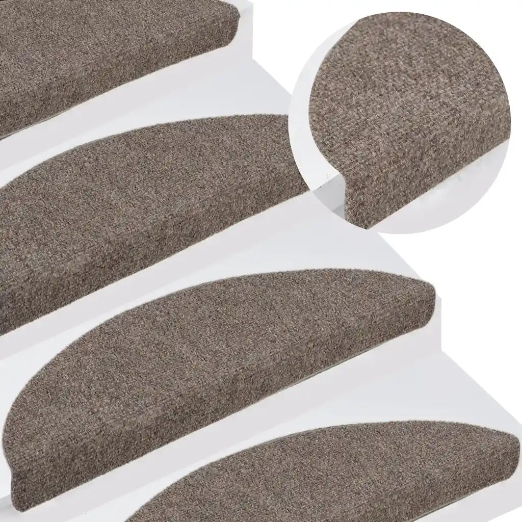 Tappetini per scale autoadesivi 10 pz 56x17x3 cm beige semicircolari 149693