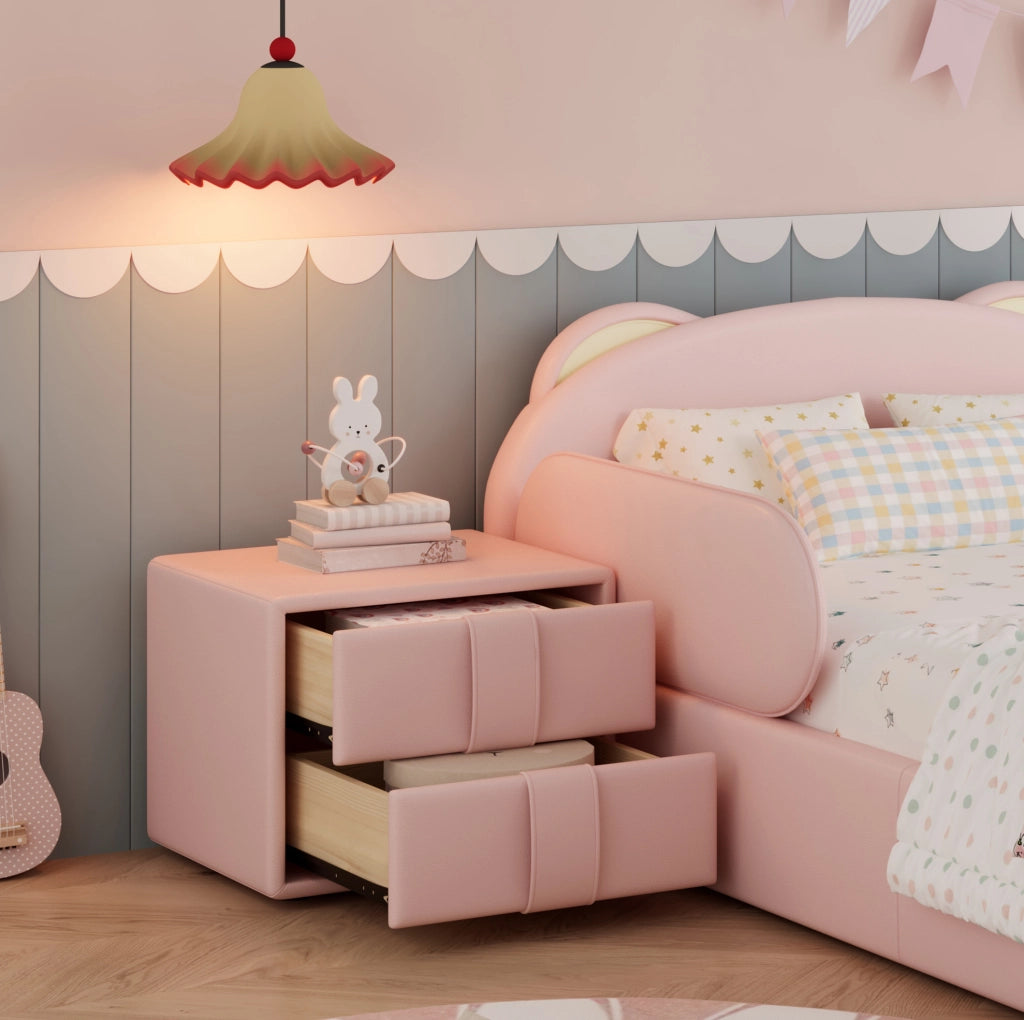 Letto imbottito per bambini con testiera a forma di orso e comodino coordinato