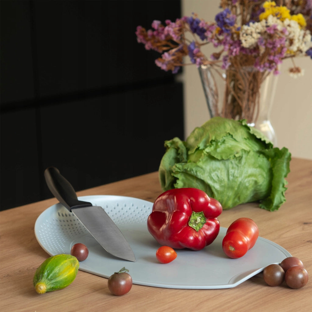 Tagliere da cucina in plastica KADAX con scolapiatti e manico, grigio, 38x25 cm