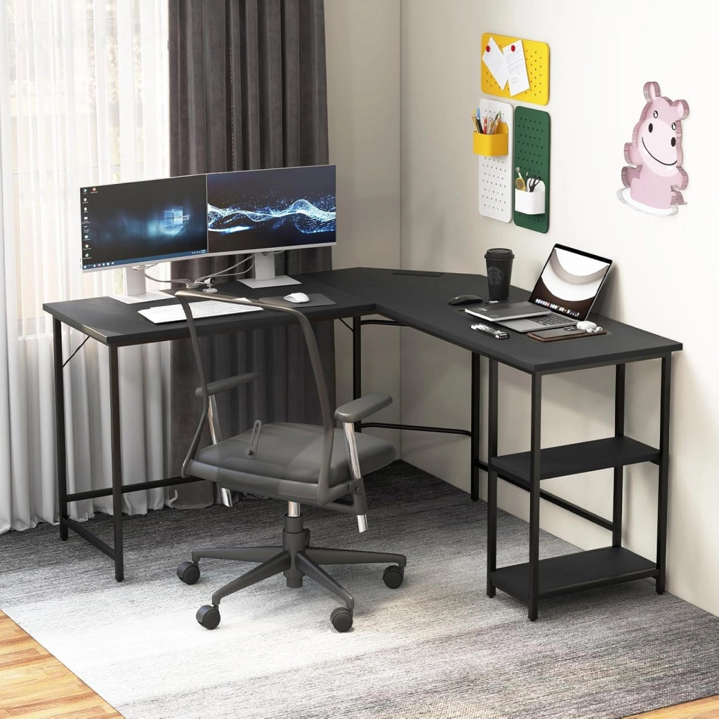 Scrivania Angolare 138 CM, Scrivania ad Angolo con 2 Prese, 2 Porte USB, Telaio in Acciaio al Carbonio e Ripiano a 2 Livelli Rimovibile, Scrivania Salvaspazio da Ufficio e Casa (Nero)