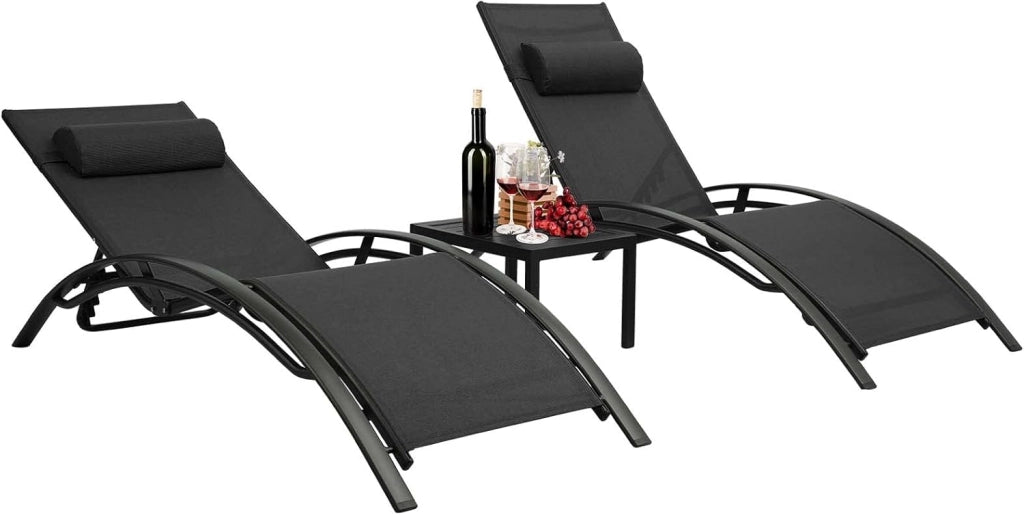 Set di 2 lettini prendisole in alluminio, Lettino da Giardino, con Tavolo e Cuscino Poggiatesta, Resistenti alle intemperie, Schienale regolabile in 5 posizioni, Adatto per giardini, piscine