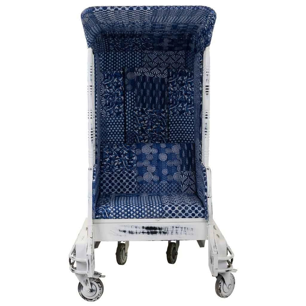 PoltroncinaTuk tuk in metallo bianco e rivestimento blu 90x90x160h