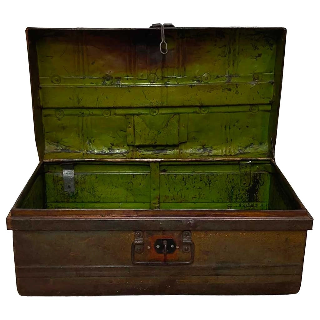 Valigia artigianale in metallo, 67x37x25h cm