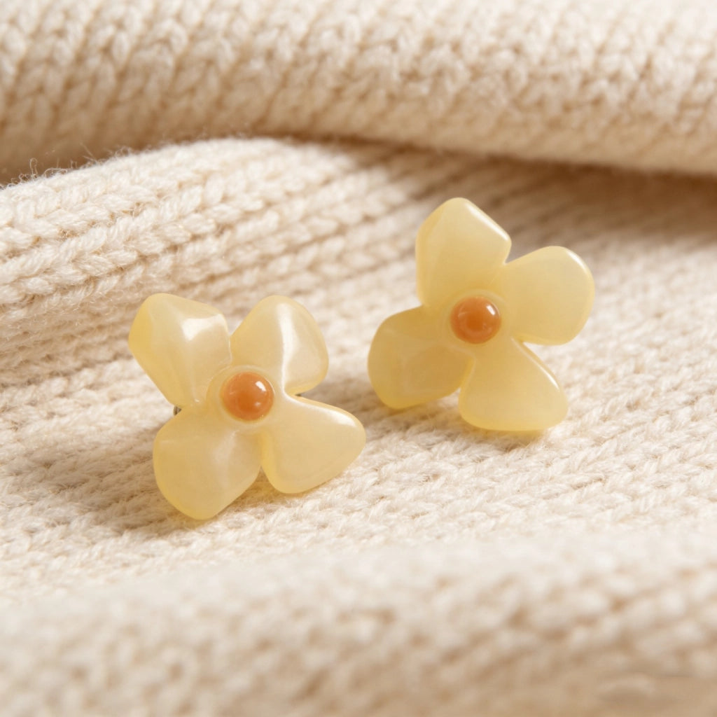 Orecchini a petalo di fiore in acrilico beige
