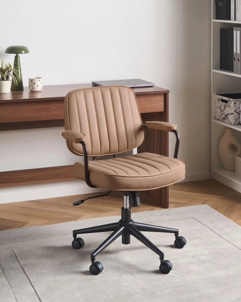 Sedia da ufficio in ecopelle marrone chiaro, girevole, regolabile in altezza, con braccioli, per ufficio domestico, studio, stile tradizionale