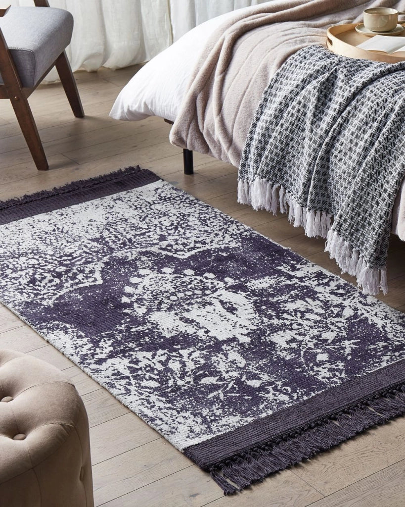 Tappeto vintage in viscosa con frange 80 x 150 cm viola e bianco stile classico e retrò camera da letto soggiorno