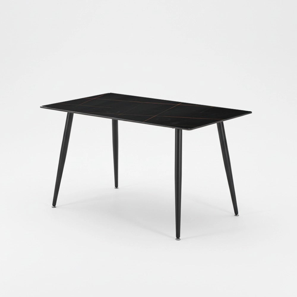 Tavolo da Pranzo Kilo 140×80 cm in Ceramica Effetto Marmo Nero con Venature Oro e Gambe Nere
