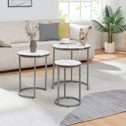 Set Bornholm 3 Tavolini Sovrapponibili con Piani Rotondi in Effetto Marmo Bianco [en.casa]