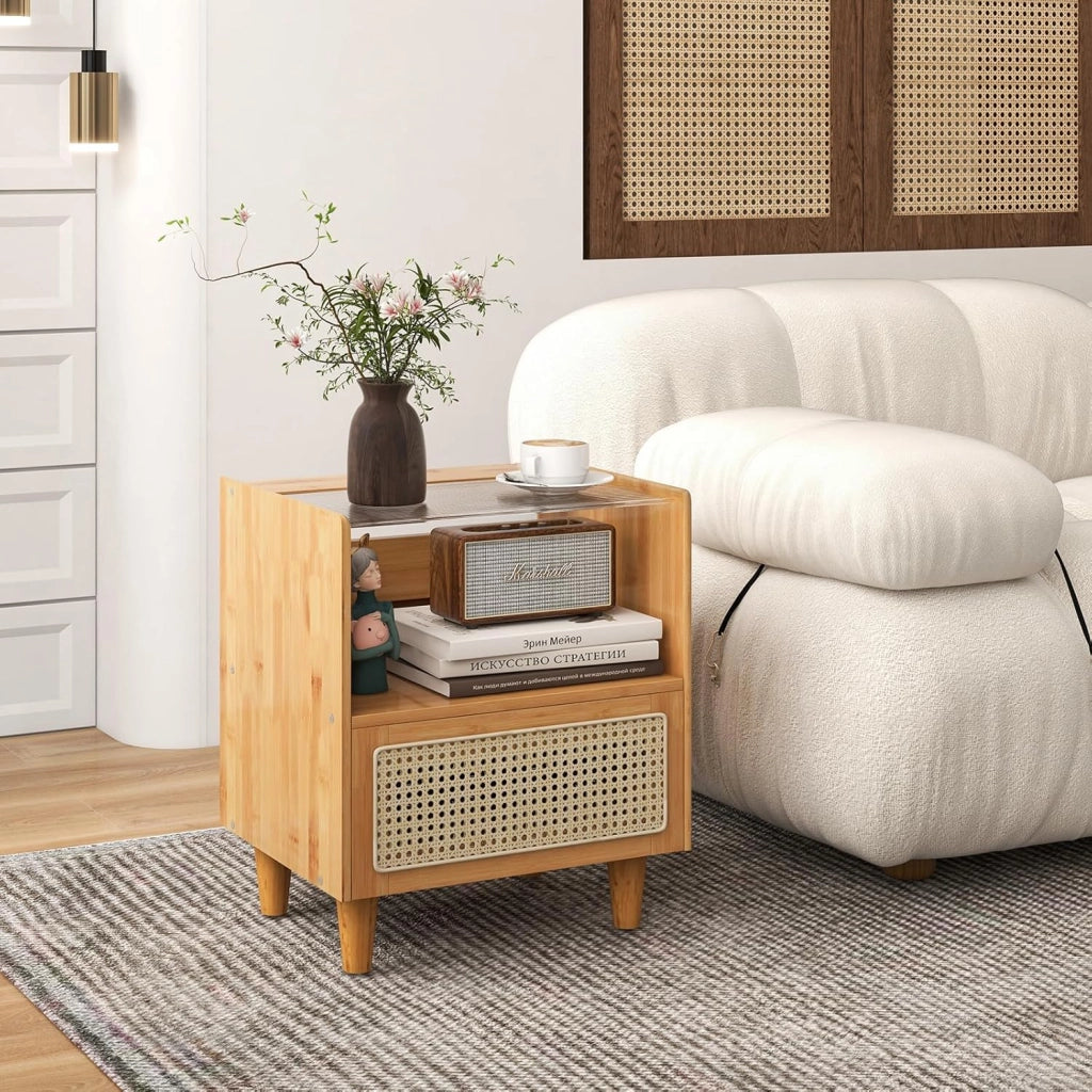 Comodino in Bambù e Rattan 43 x 35 x 50 cm, Tavolino Moderno con Piano in Vetro, Cassetto, Mobile Salvaspazio per Ufficio e Soggiorno (1, Naturale)