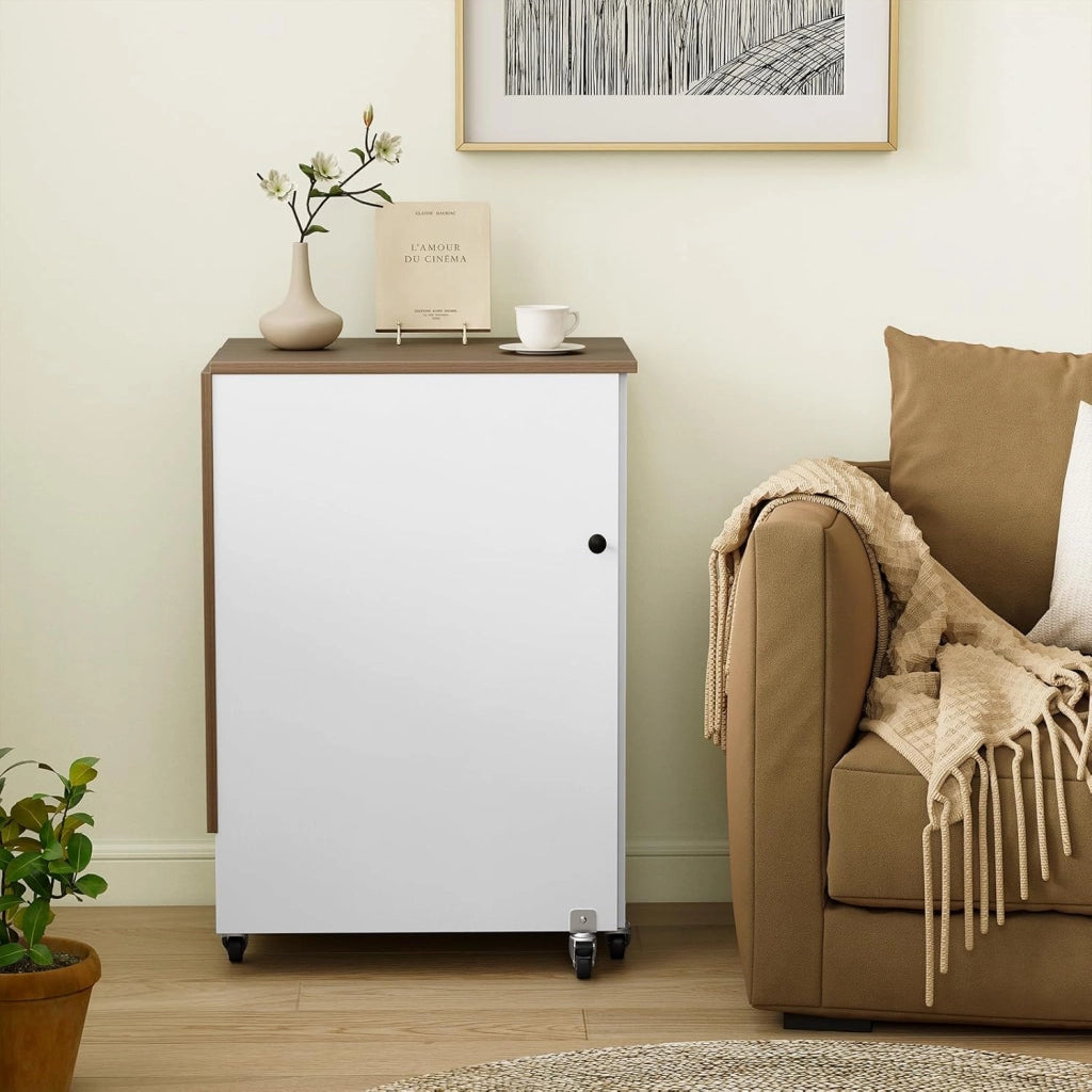 Tavolo da Cucito Pieghevole con Ruote, Mobile per Macchina da Cucire con 4 Ripiani Aperti e Ampio Piano di Lavoro, Ideale per Soggiorno, Camera da Letto e Sala Hobby (Bianco+Naturale)
