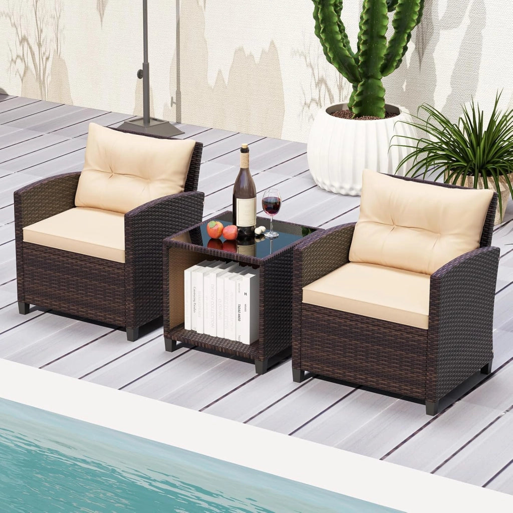 Set Salotto da Giardino da 3 Pezzi, con 2 Sedie e Tavolo da Caffè in Vetro, Divanetto in Rattan con Cuscini per Seduta e Schienale, Set da Conversazione per Cortile e Patio