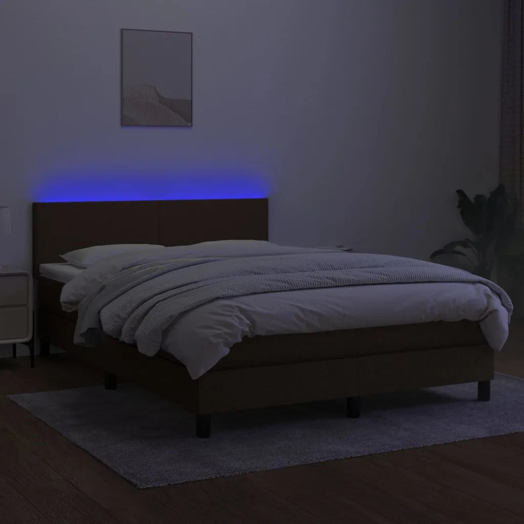 Letto a Molle Materasso e LED Marrone Scuro 140x200 cm Tessuto 3133000