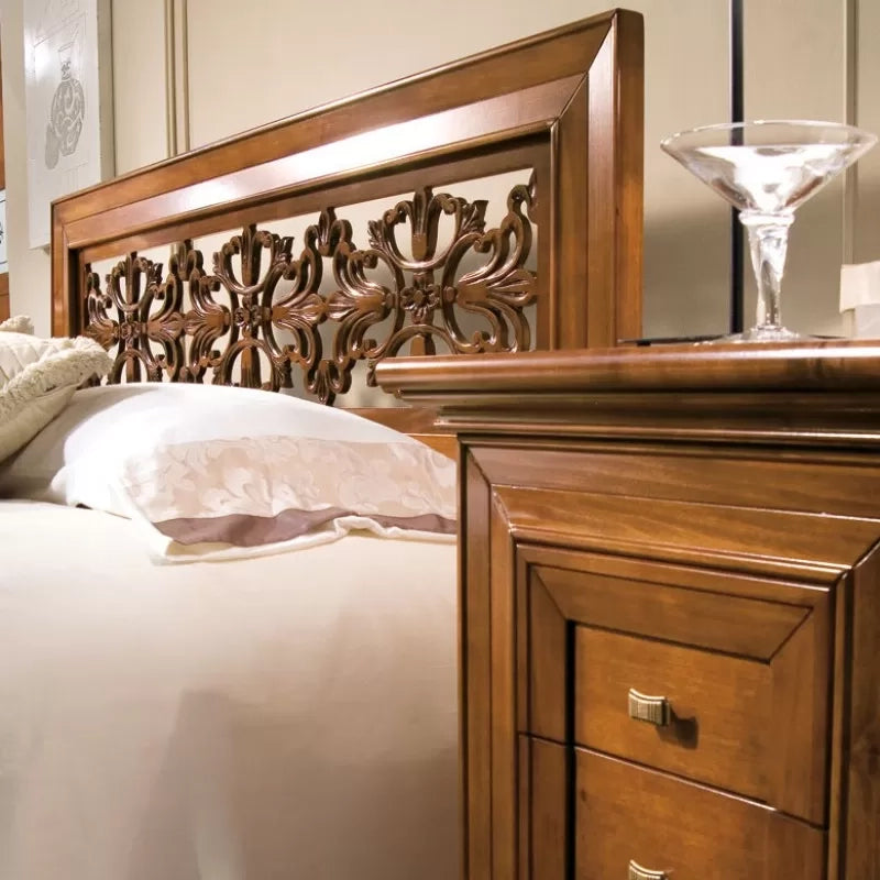 Letto matrimoniale classico traforato noce bassano 183x210x117 - Mobili 2G