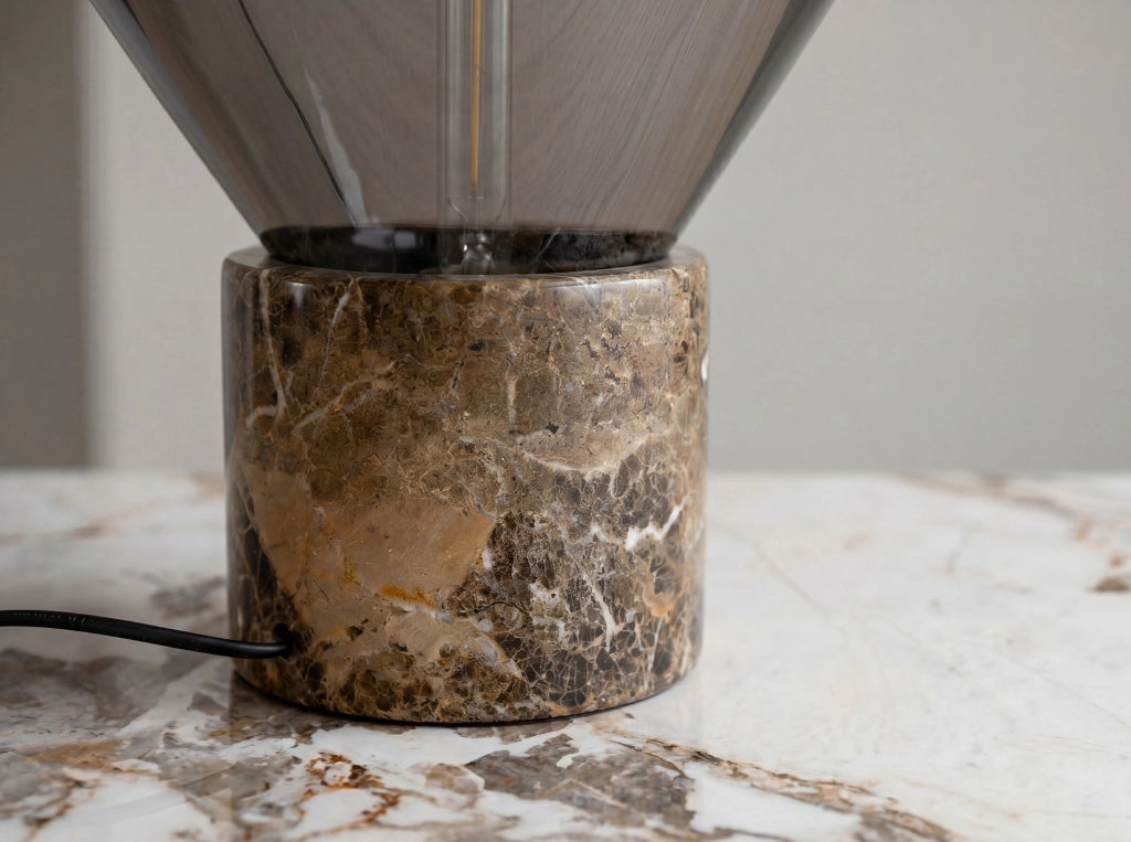 Lampada da tavolo in vetro fumé grigio effetto specchio e marmo porcellanato