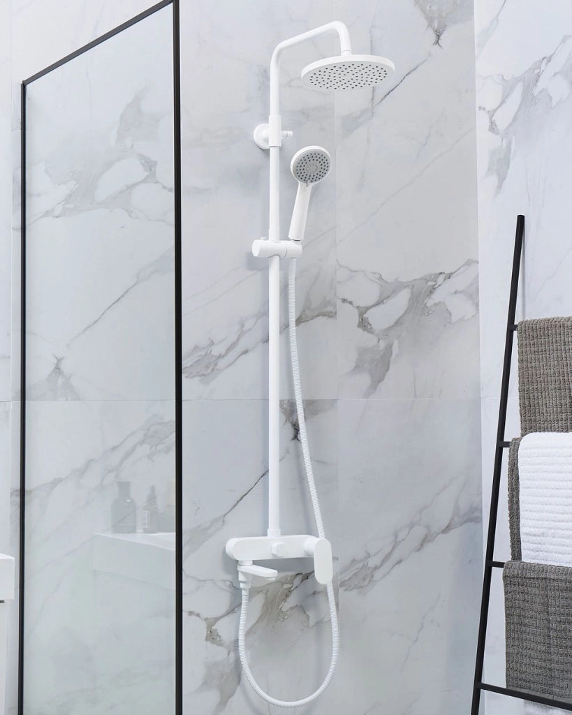 Moderno Set Colonna Doccia da Muro con Soffione a Pioggia in Ottone Bianco Opaco