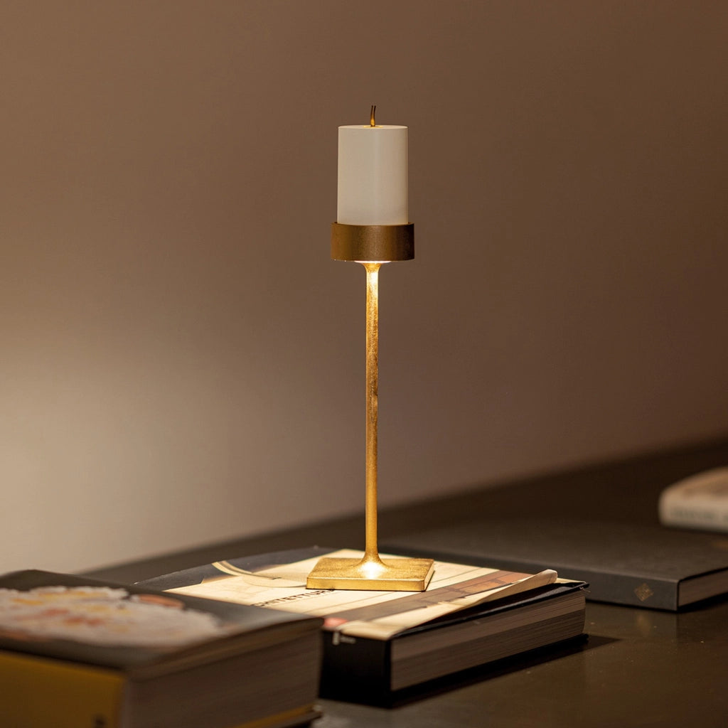 Perpetua Lampada da Tavolo Senza Fili a un Braccio, Versione Alta con Batteria Rimovibile, Finitura Foglia Color Oro, Design in Alluminio IP54
