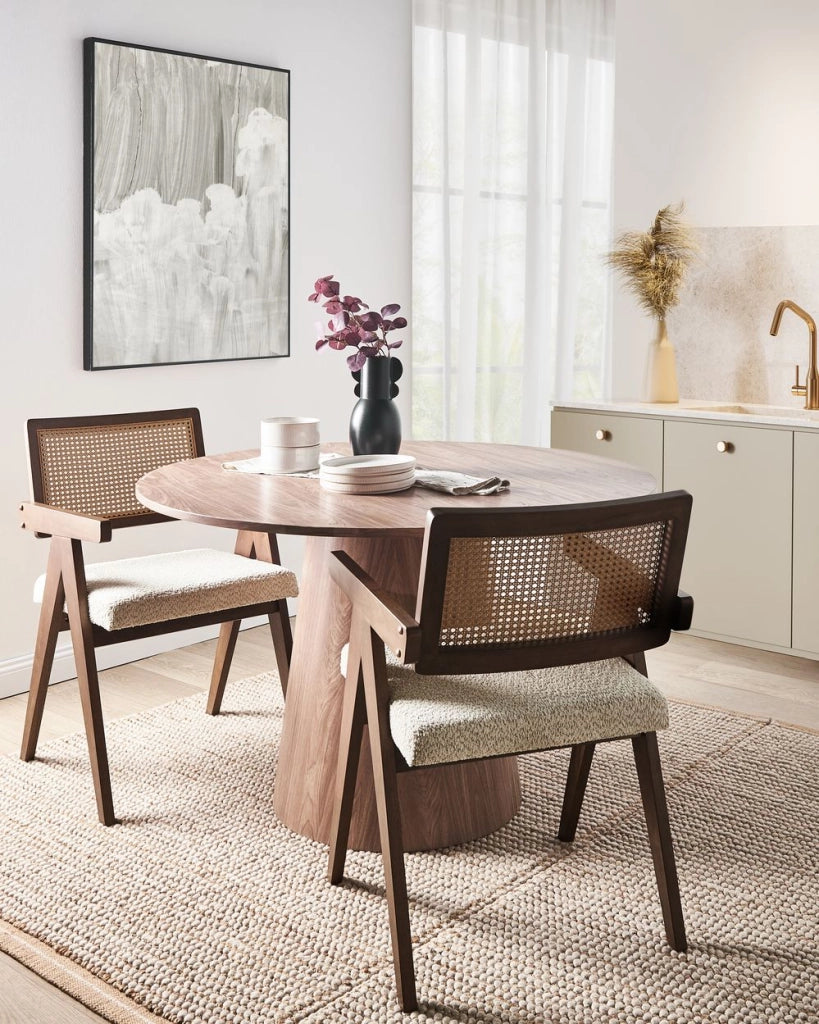 Set di 2 sedie da pranzo marrone e beige chiaro con struttura in legno di caucciù e sedile in bouclè Cucina da pranzo retrò