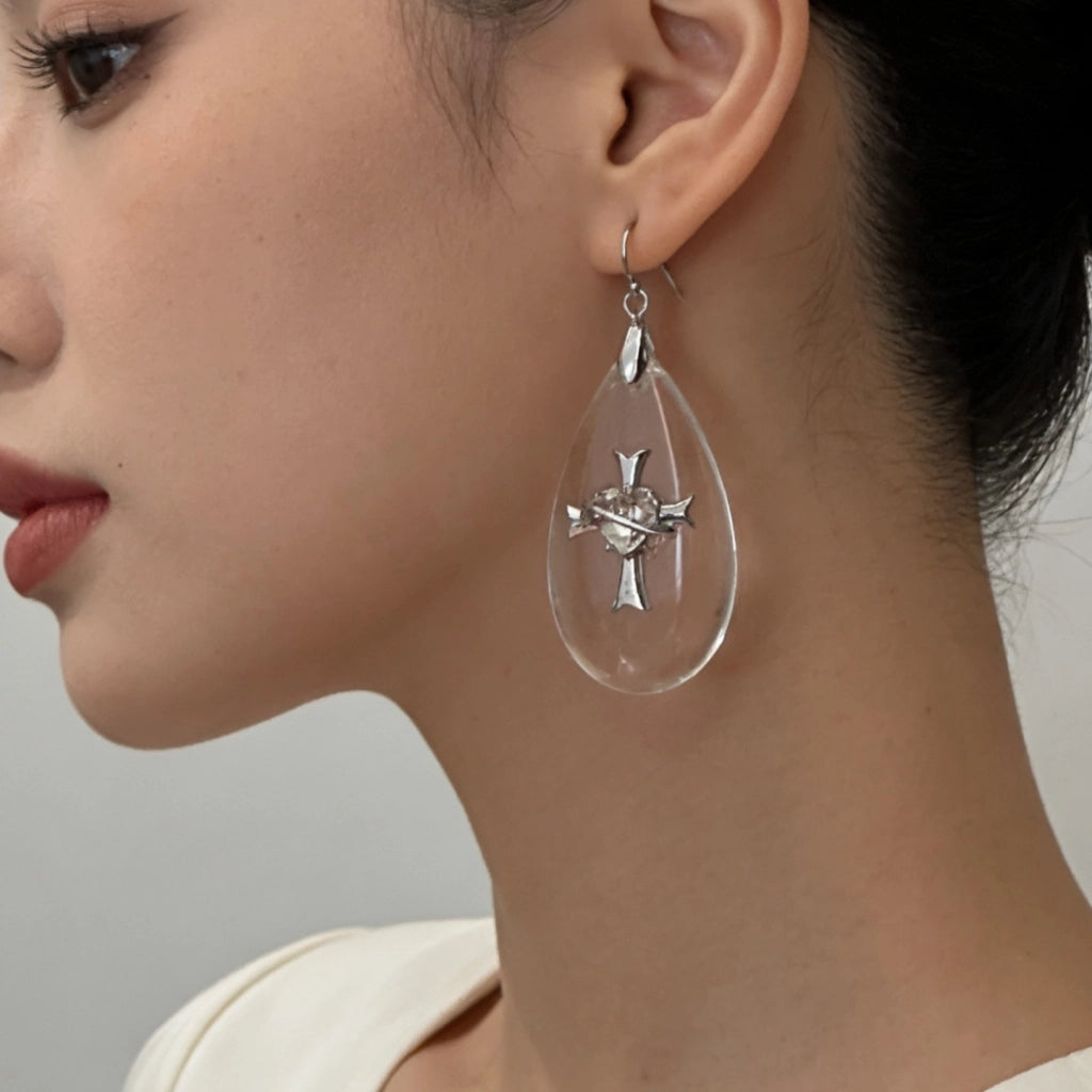 Nuovi orecchini a goccia trasparenti e alla moda per le spose, perfetti da indossare sull'abito da sposa, eleganti orecchini lunghi, ideali per il look nuziale.
