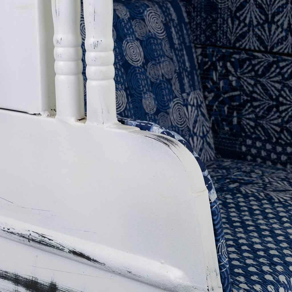 PoltroncinaTuk tuk in metallo bianco e rivestimento blu 90x90x160h