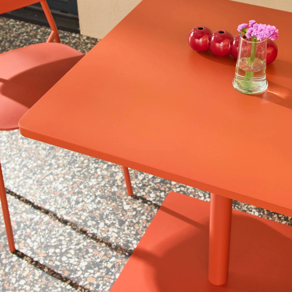 Set tavolo da giardino quadrato in acciaio con 2 sedie, terracotta
