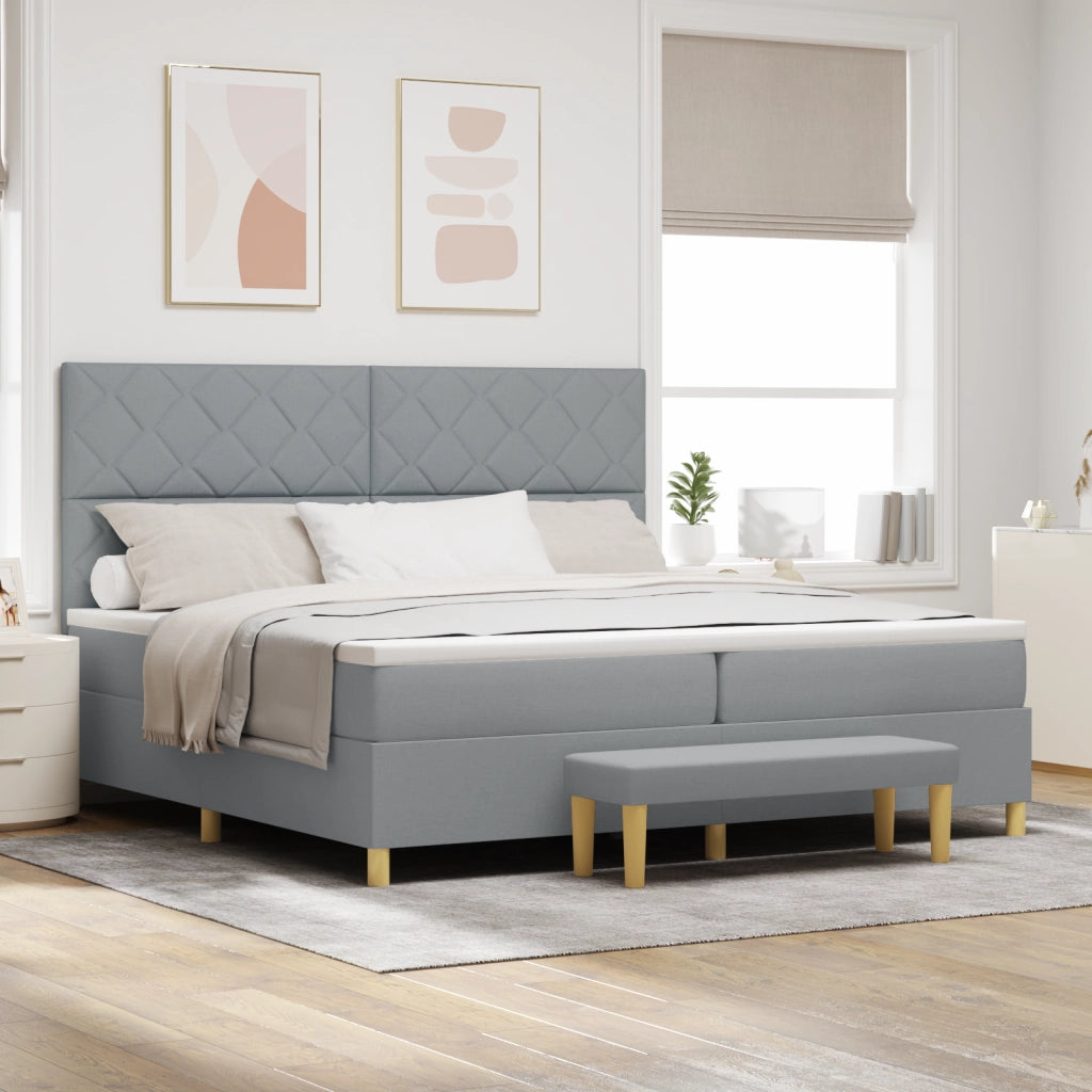 Letto a Molle con Materasso e Panca Grigio Chiaro 200x200 cm Tessuto