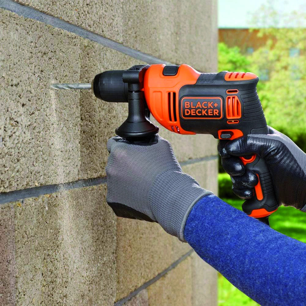 Black+Decker TRAPANO A PERCUSSIONE BEH710SA32-QS 710 W + 32 accessori, in softbag