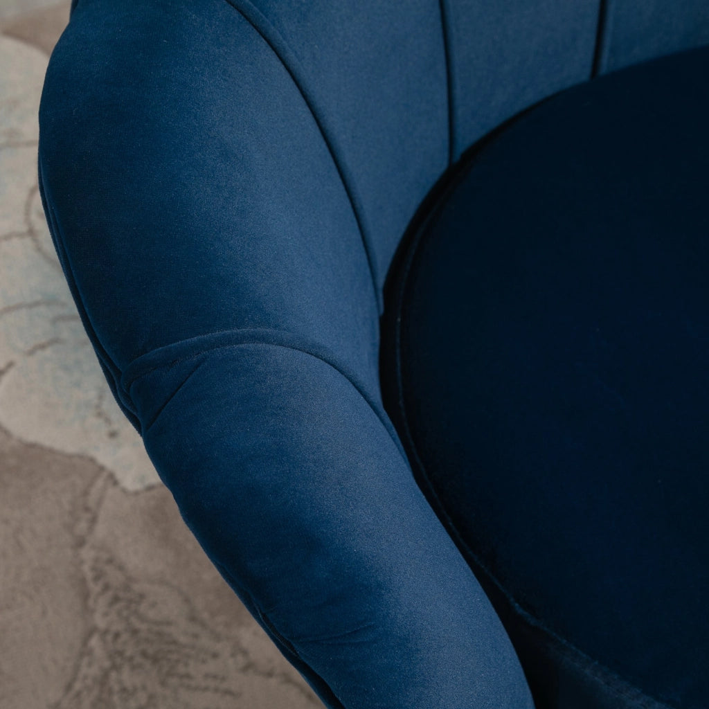 EasyComfort Poltrona a Conchiglia, Poltroncina Vintage, Poltroncina da Camera e Salotto, Design Elegante, con Schienale Alto, 76x67x74cm, Blu