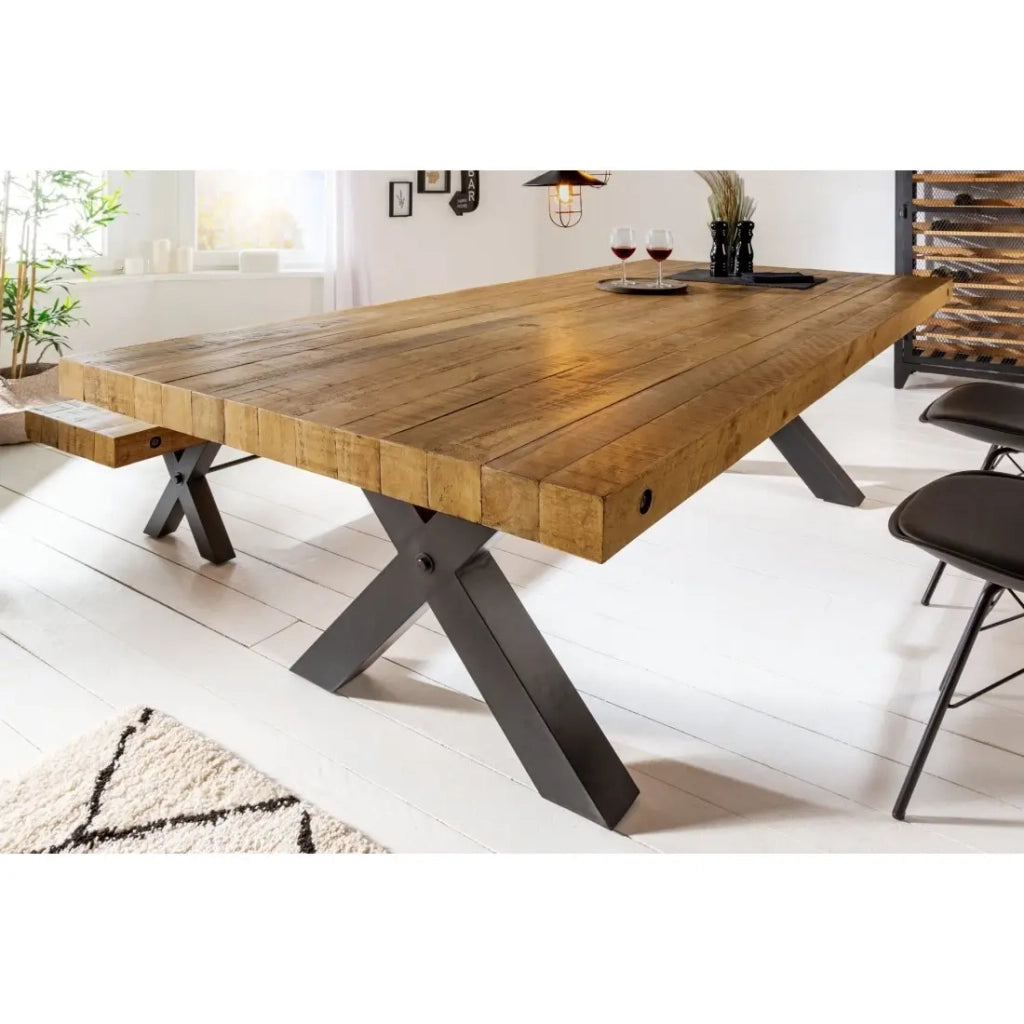 Table CAVARA – Legno di pino riciclato verniciato e metallo nero – 240 cm – Stile industriale