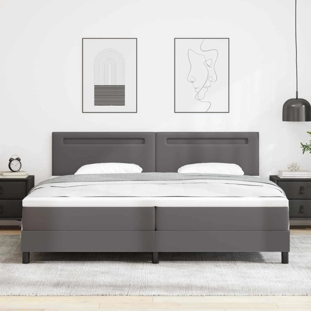 Letto a molle con materasso Grigio 200 x 200 cm Pelle sintetica 3339066