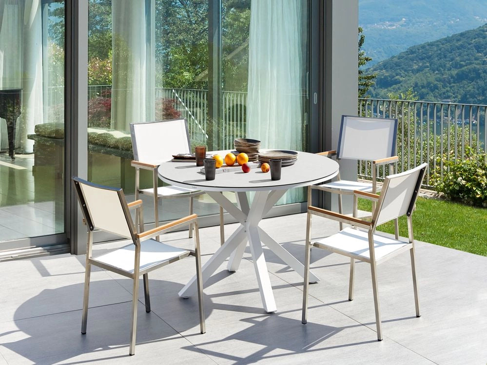 Set da pranzo da giardino Bianco Alluminio Acciaio Inox Piano del tavolo in vetro ceramico 4 posti Arredamento da esterno Moderno