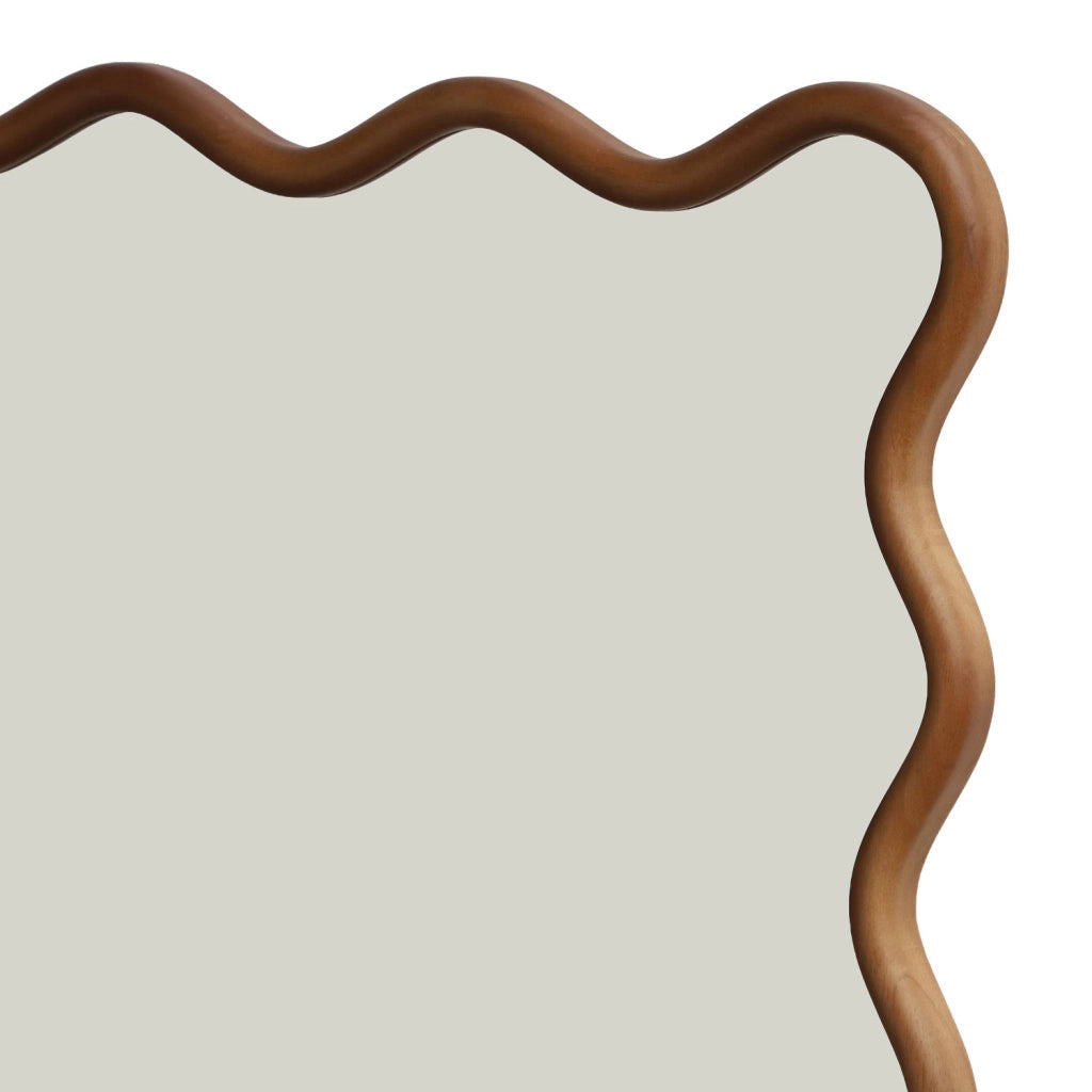 Specchio in legno di hevea dal design organico, 92,5cm, noce