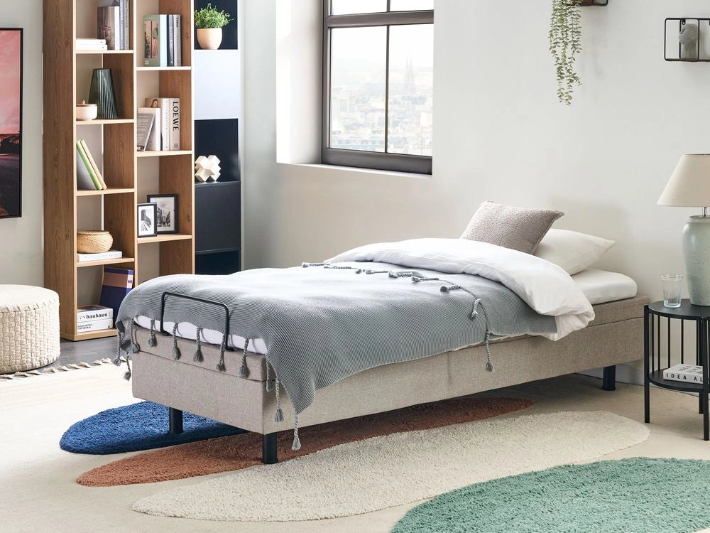 Letto elettrico singolo in poliestere beige chiaro regolabile con telecomando senza testata 80 x 200 cm stile moderno