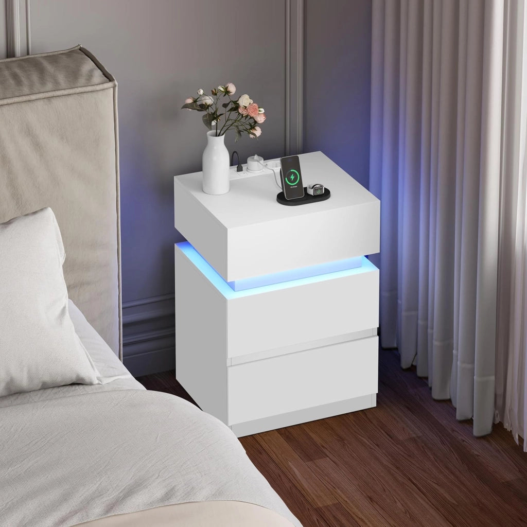 Comodini Set di 2, con Stazione di Ricarica, Comodini a LED Connesso, 2 Prese, 2 Porte USB, 2 Cassetti, 1 Scomparto con Sportello, per Camera da Letto, 40 x 35 x 55 cm, Bianco
