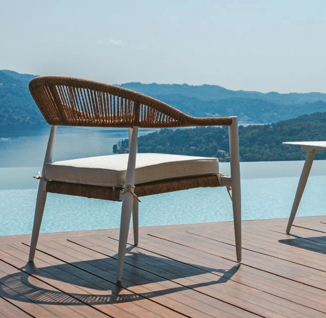 Salotto da esterno divano poltrone e tavolino in alluminio bianco, twist wicker Milano