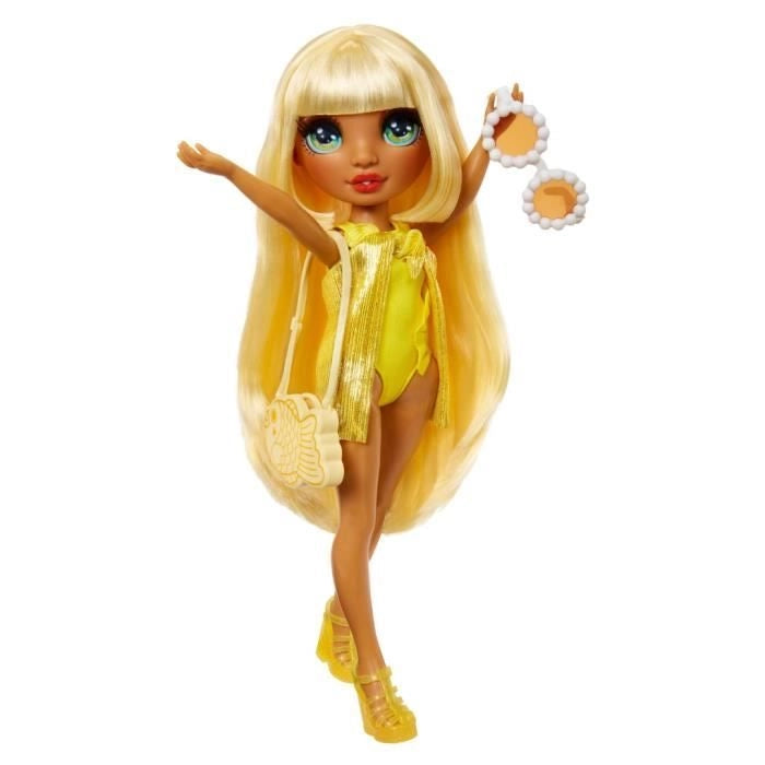 Rainbow High Swim & Style - Bambola fashion snodabile 27 cm - Sunny (Giallo) - Costume da bagno + pareo - da 4 anni
