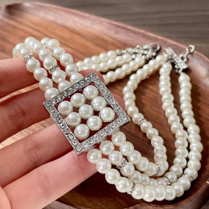 Collana e orecchini fatti a mano con zirconi, diamanti e perle, regalo di Natale o di compleanno.
