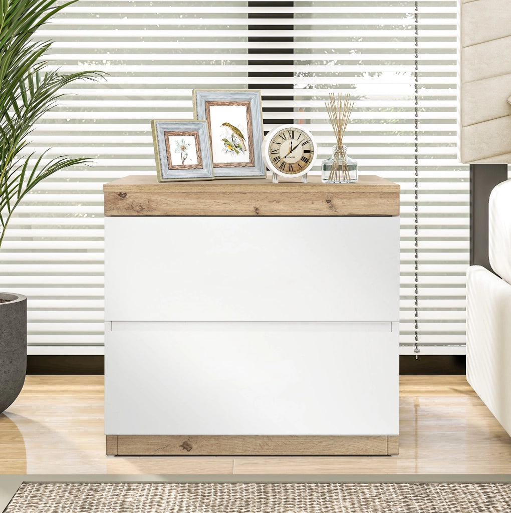 Comodino classico con 2 cassetti; in truciolare E1 bianco e rovere