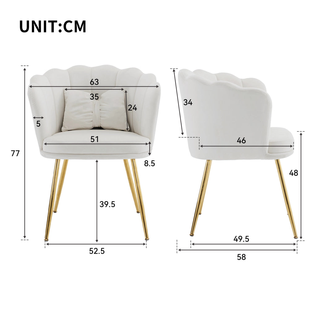 Poltrona moderna in velluto beige con schienale a petalo e cuscino; gambe in metallo dorato