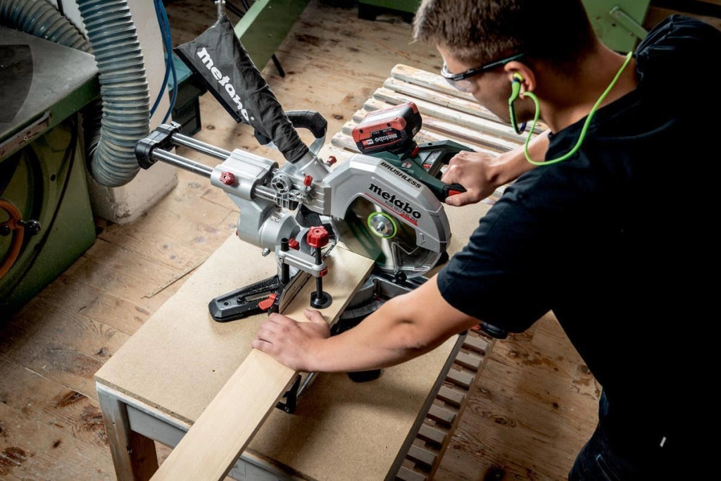 Metabo KGS 18 LTX BL 254 4000 Giri/min