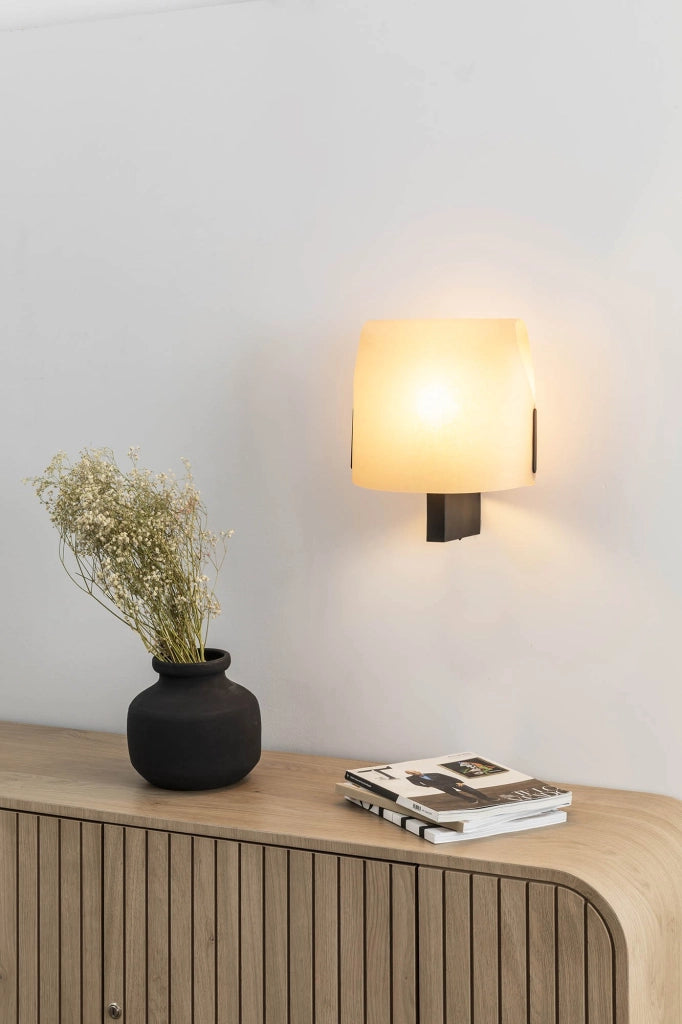 LUANG AP, Applique in Papiro per Interni, Faro Barcelona Colore: Cammello