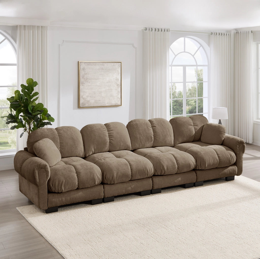 Divano modulare in chenille marrone con cuciture trapuntate; cuscini spessi e 330x86x90 cm
