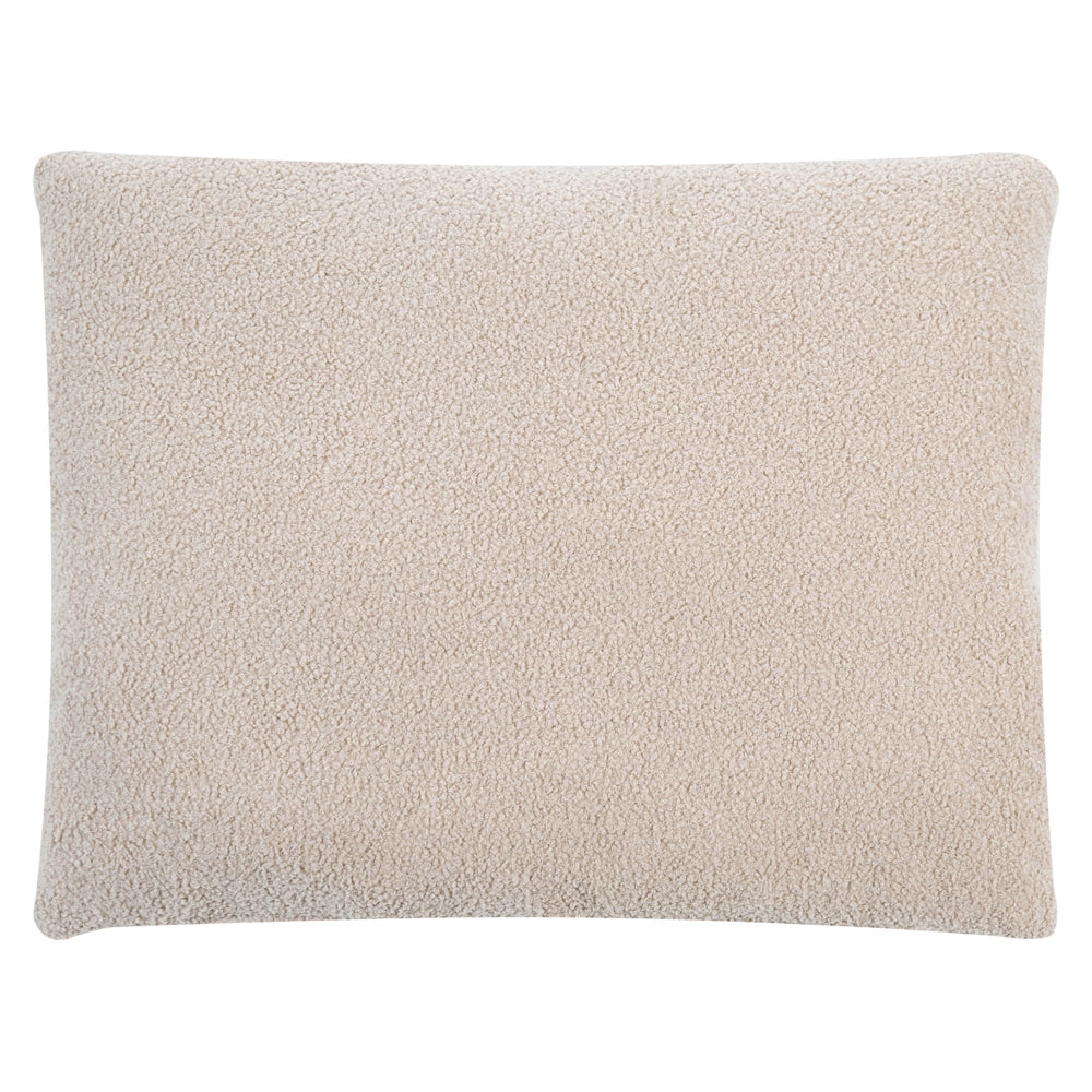 Poltrona beige in bouclé con rivestimento, gambe rotonde in legno e braccioli, soggiorno, angolo lettura stile moderno minimalista