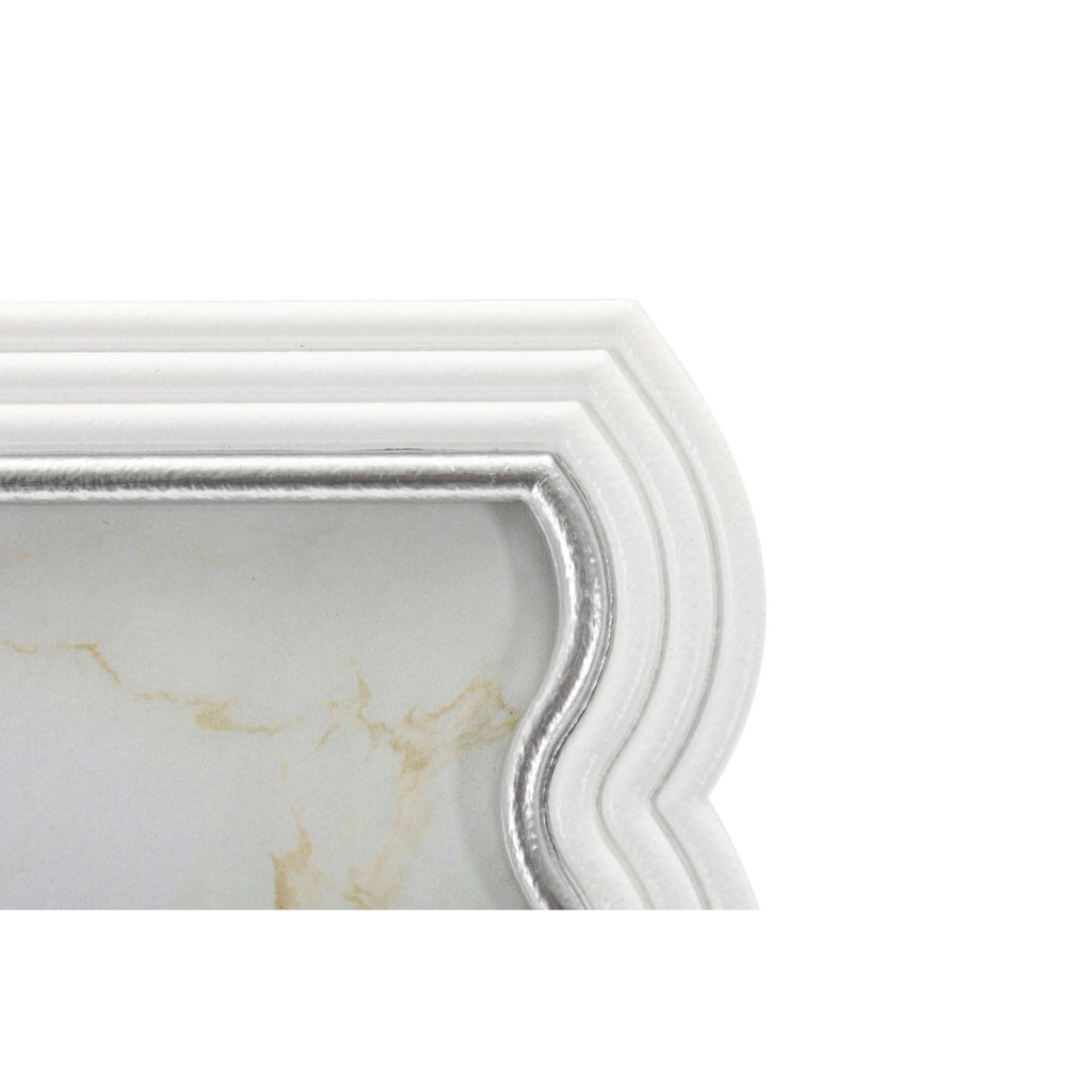 Cornice portafoto Curty in resina bianca ondulata con profili argento 15x20