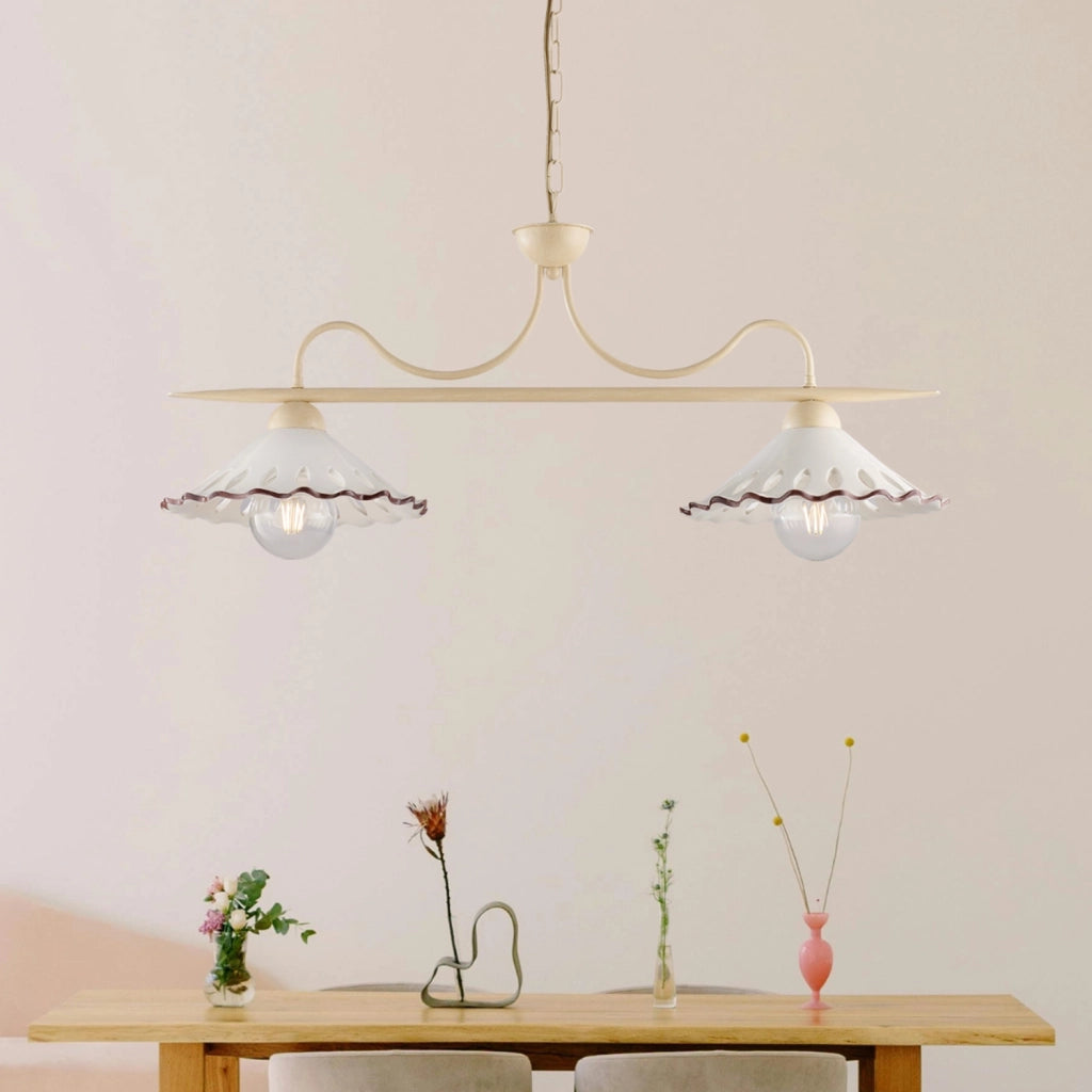Bilanciere 2 Luci Osteria In Ferro Avorio Decapè E Coppe In Ceramica Decorata